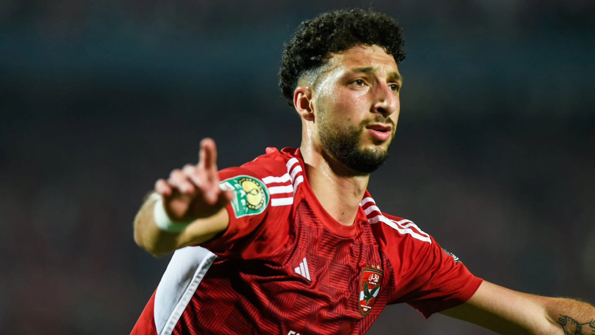 اللاعب وسام أبو علي مهاجم الأهلي ومنتخب فلسطين خلال مشاركته القارية
